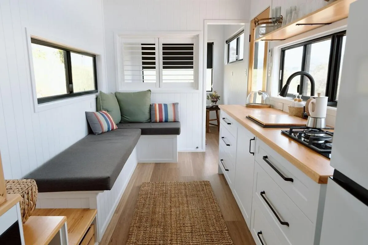 Luxe Farmstay, Main House And Brand New Tiny Home, Animals And Views! Obi Obi
