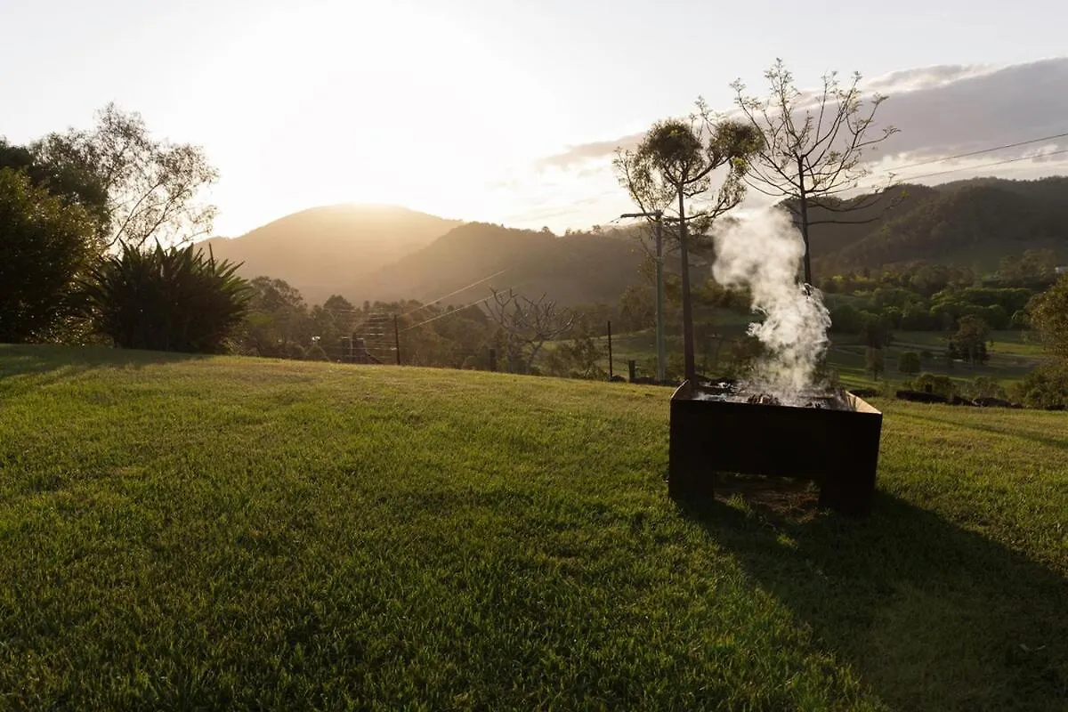 Luxe Farmstay, Main House And Brand New Tiny Home, Animals And Views! Obi Obi Holiday home