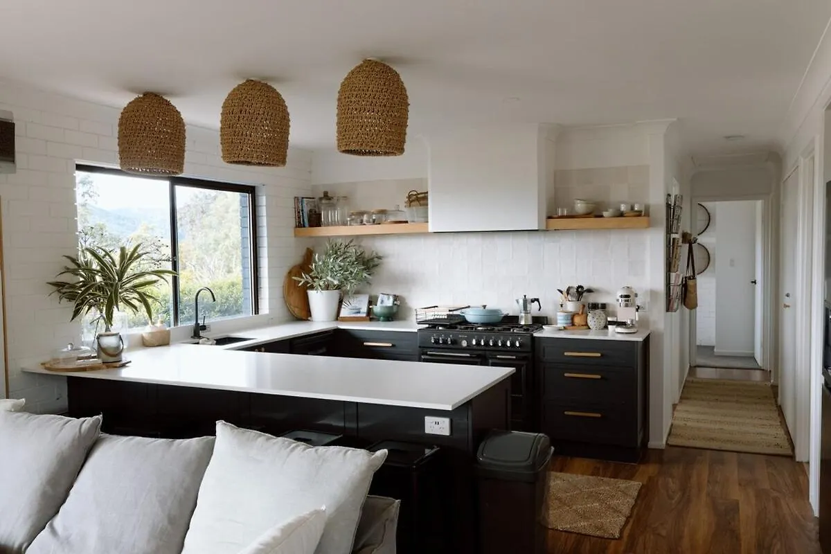 Holiday home Luxe Farmstay, Main House And Brand New Tiny Home, Animals And Views! Obi Obi Australia
