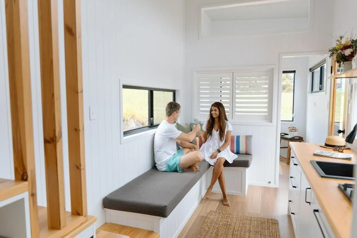 Luxe Farmstay, Main House And Brand New Tiny Home, Animals And Views! Obi Obi Holiday home