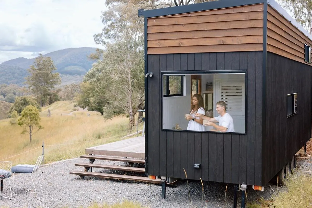 Luxe Farmstay, Main House And Brand New Tiny Home, Animals And Views! Obi Obi Holiday home