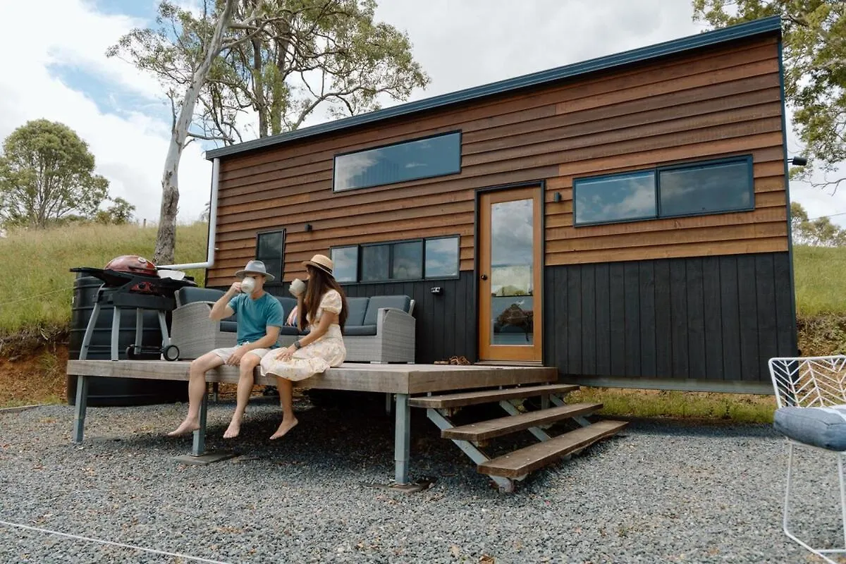 Luxe Farmstay, Main House And Brand New Tiny Home, Animals And Views! Obi Obi