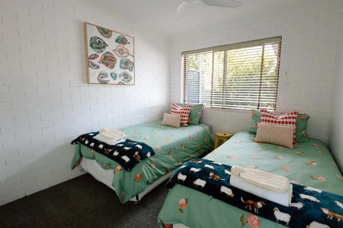 Holiday home Luxe Farmstay, Main House And Brand New Tiny Home, Animals And Views! Obi Obi